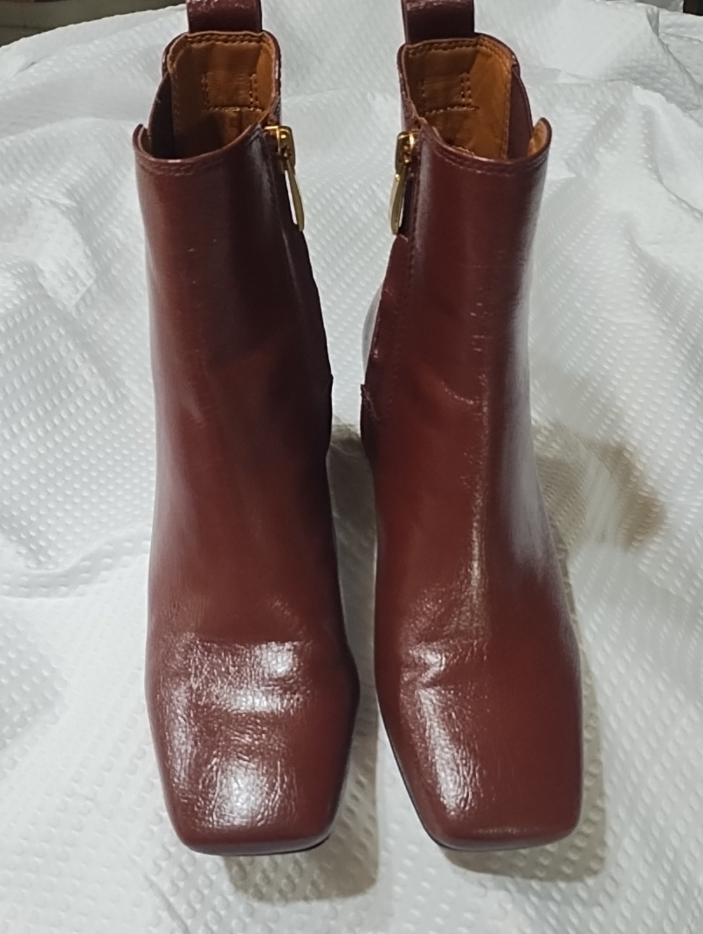 Franco Sarto Women's Burgundy Like New Size 5 Ankle Booties.